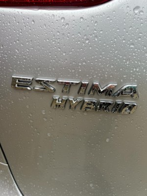 Toyota Estima - 2012 год