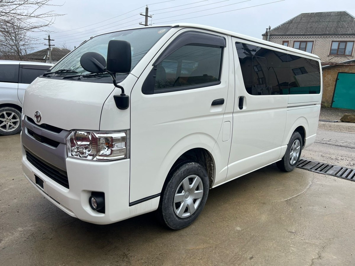 Toyota Hiace - 2018 год