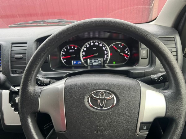 Toyota Hiace - 2018 год