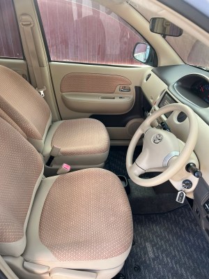 Toyota Sienta - 2012 год